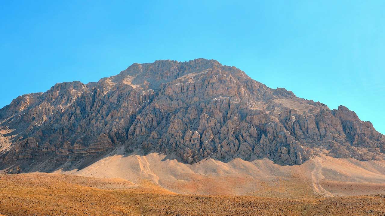 Kızlar Sivrisi dağı